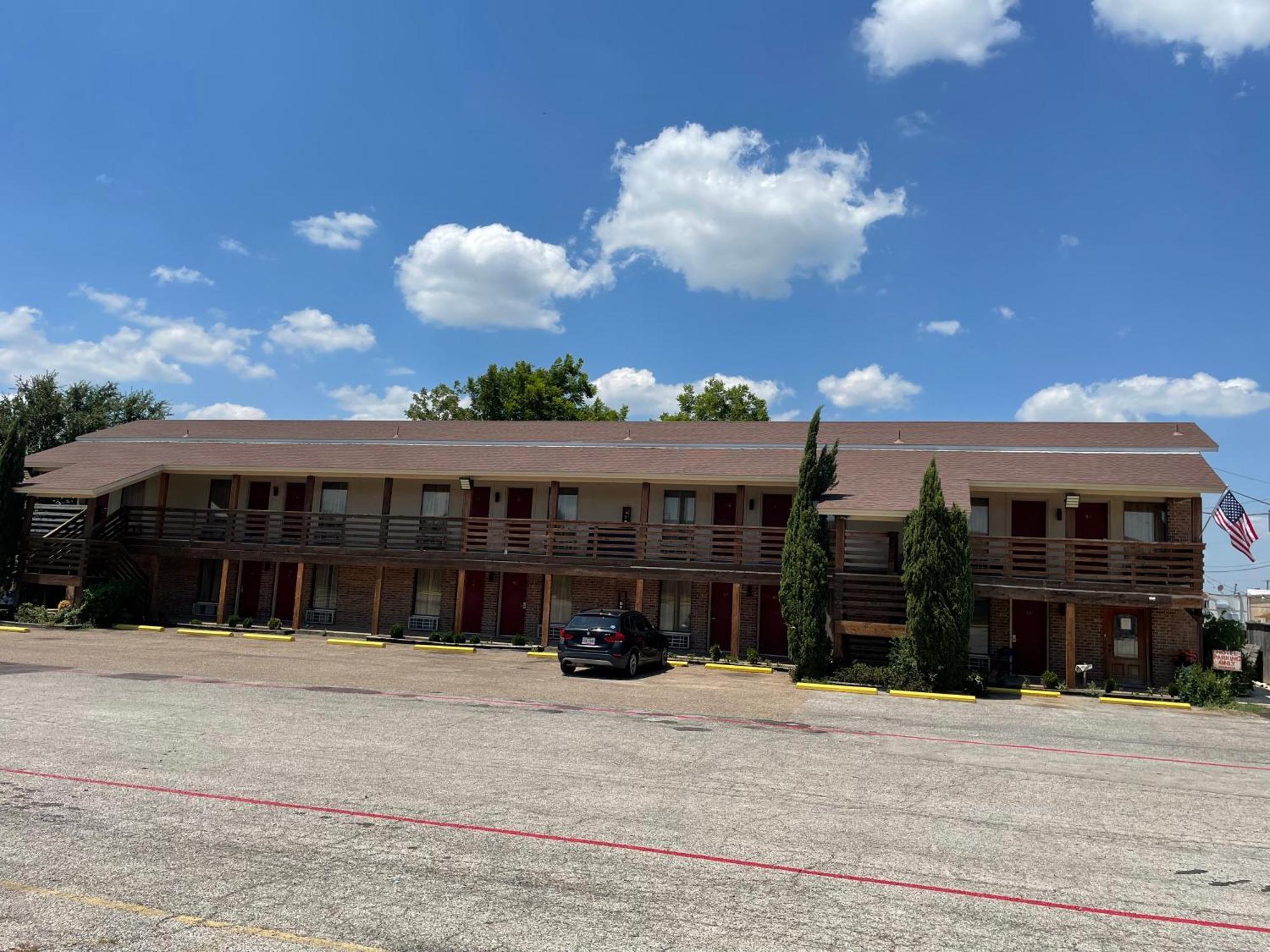 Granbury Inn And Suites Exterior foto