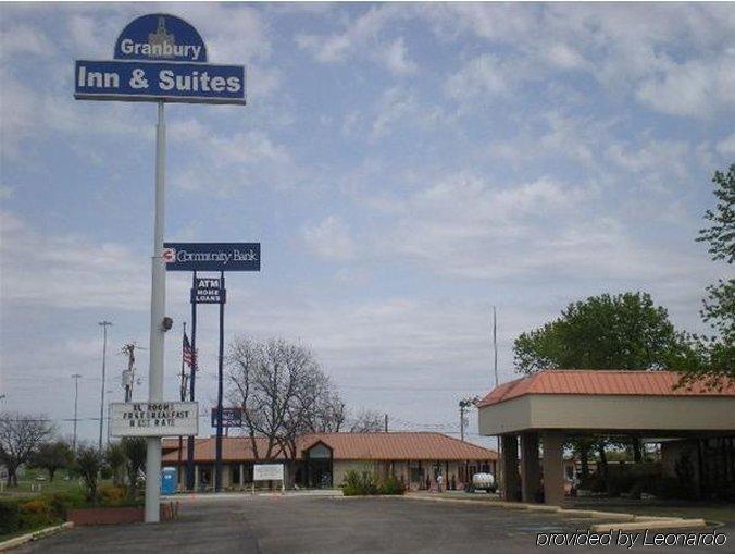 Granbury Inn And Suites Exterior foto