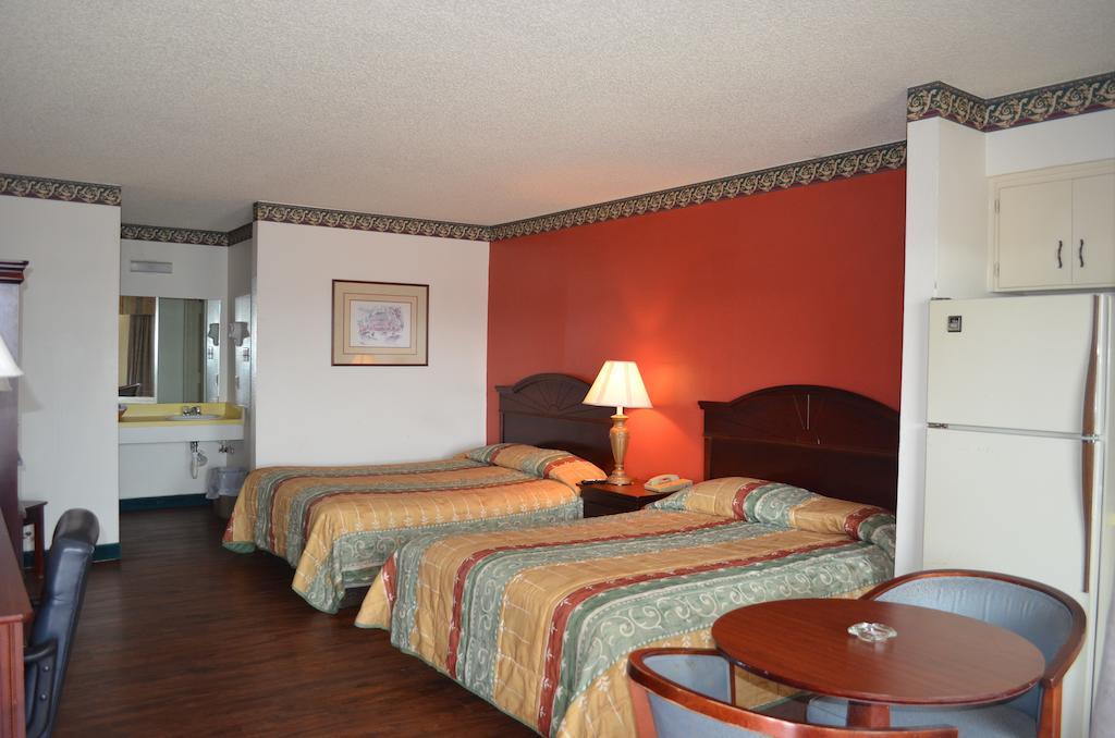 Granbury Inn And Suites Quarto foto